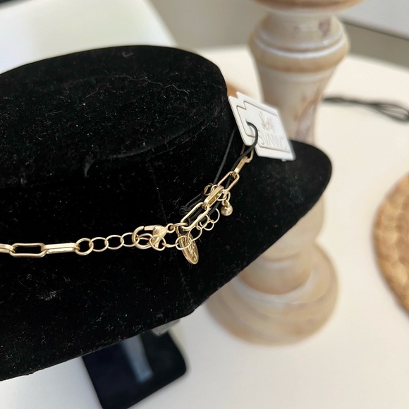 ❌SOLD❌ New Canvas Style Cross Necklace - Picture 3 of 3